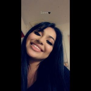 Meet your Posher, Stephanie